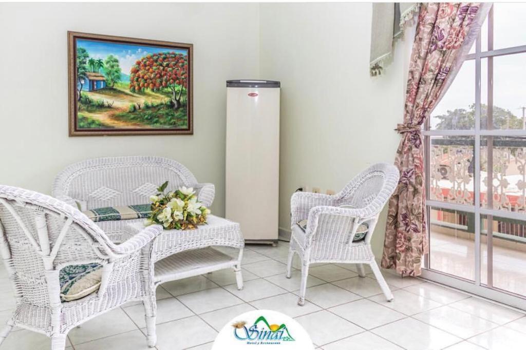 Hotel Sinai Nagua Exteriör bild